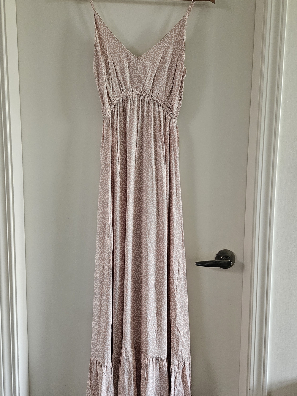 Sleeveless V-Neck Maxi Dress in Blush Pink